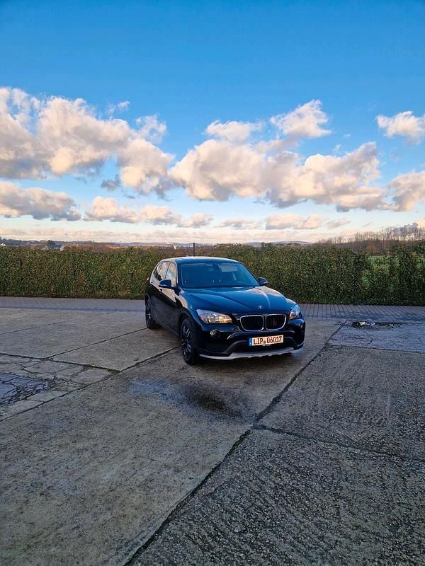 Schwarz Gebraucht 2014 BMW X1 SUV | 6.350 € (Superpreis) - Bild 1/4