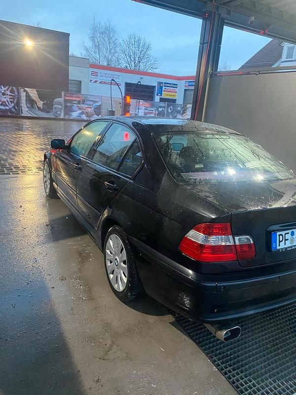 Gebraucht BMW 318 143 PS (105 kW) 2002 Schwarz Limousine
