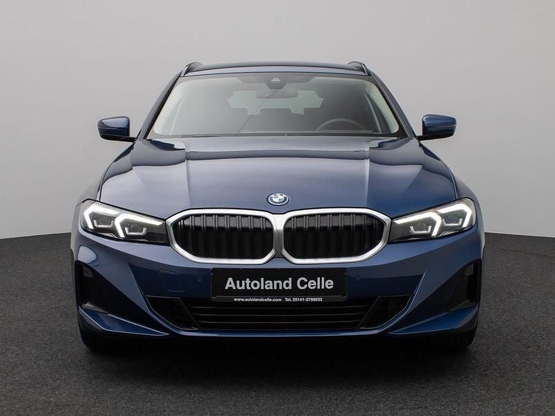 Gebraucht BMW 330e Shadowline 292 PS (214 kW) 2022 Blau Kombi