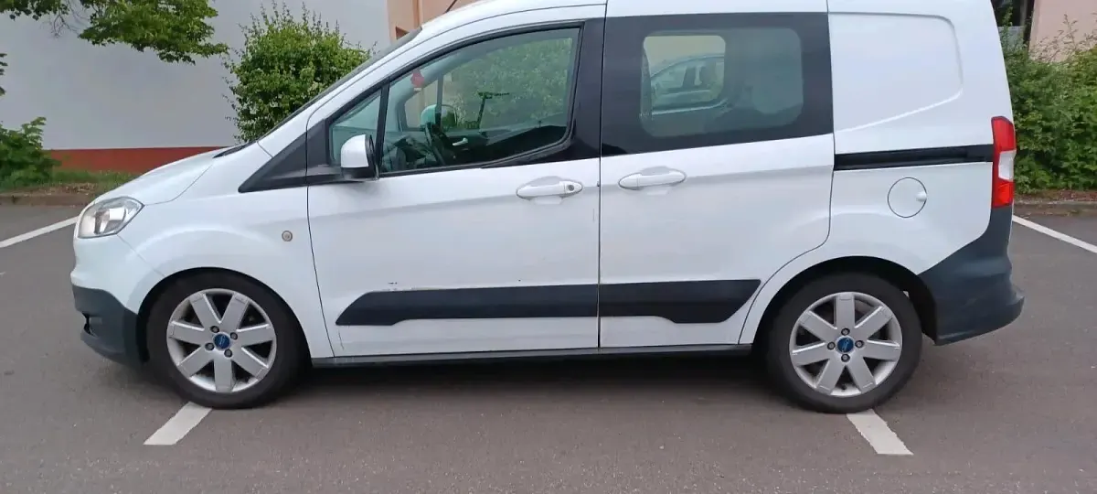 Używany Ford Transit 75 KM (55 kW) 2017 Biały Minivan