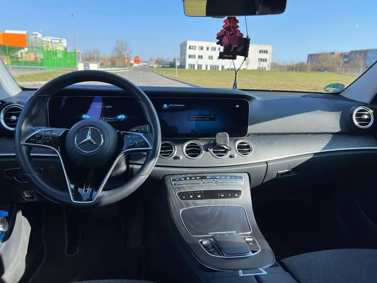 Gebraucht Mercedes E220 Avantgarde 170 PS (125 kW) 2016 Limousine