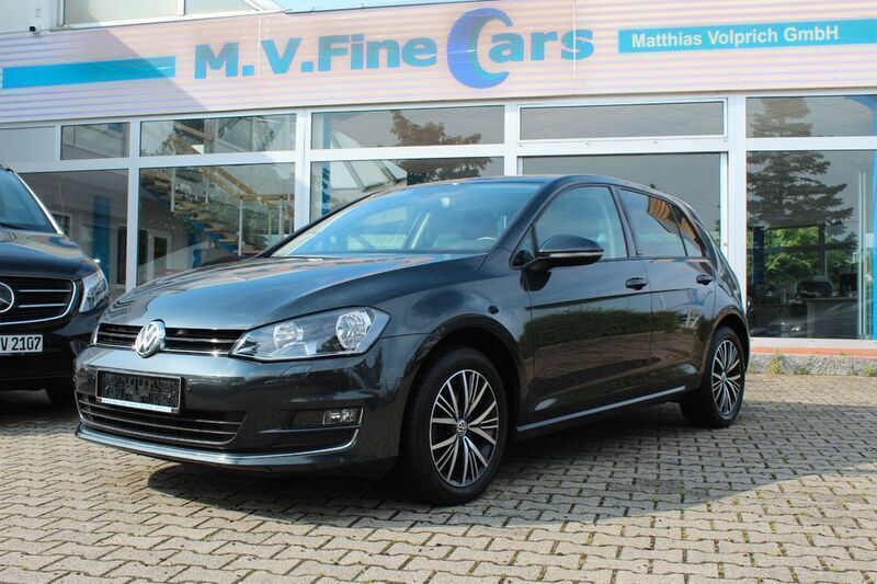 Grau Gebraucht 2016 VW Golf VII Allstar Limousine | 13.800 € (Fairer Preis) - Bild 1/4