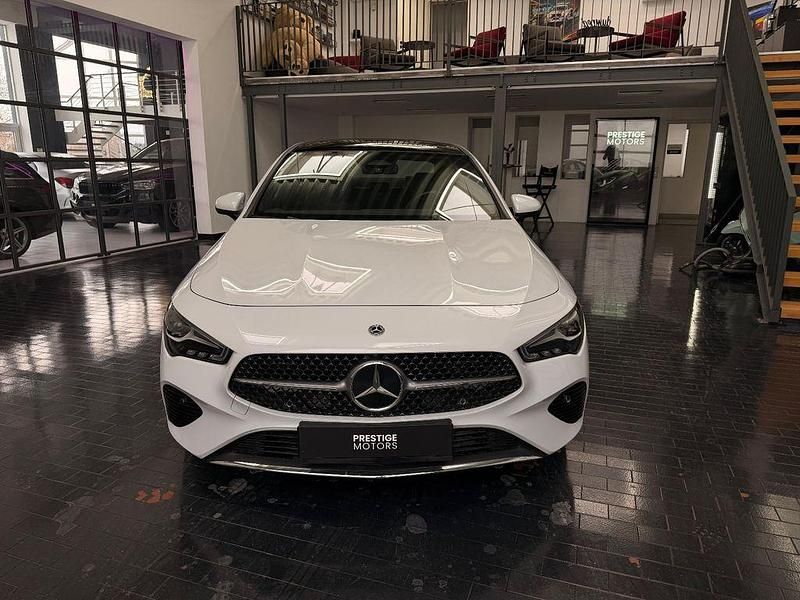Gebraucht Mercedes CLA180 116 PS (85 kW) 2023 Weiß Limousine
