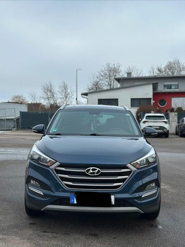 Blau Gebraucht 2016 Hyundai Tucson SUV | 13.500 € (Fairer Preis) - Bild 1/4