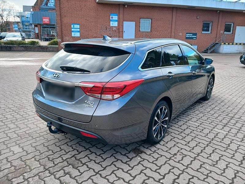 Gebraucht Hyundai i40 116 PS (85 kW) 2016 Grau Kombi
