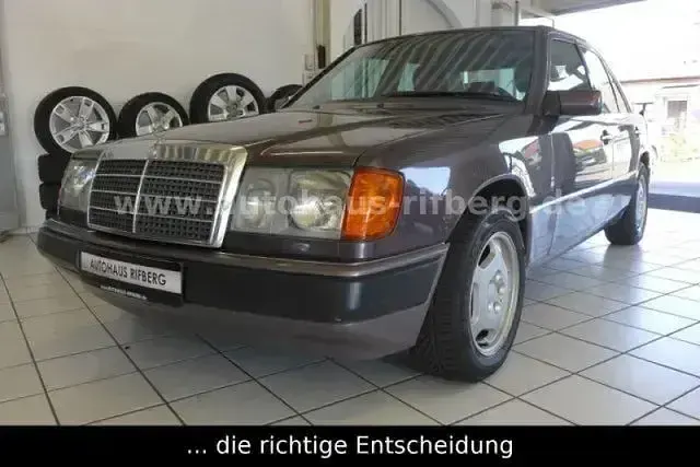 Brugt Mercedes E200 75 HK (55 kW) 1993 Sedan