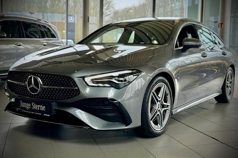 Grau Gebraucht 2023 Mercedes CLA200 AMG Limousine | 35.500 € (Guter Preis) - Bild 1/3