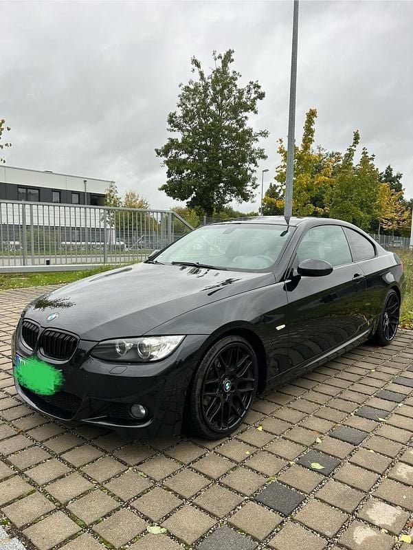 Schwarz Gebraucht 2009 BMW 320 M Sport Coupé | 6.500 € (Fairer Preis) - Bild 1/4