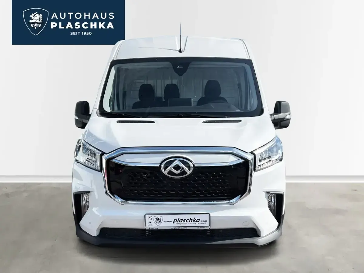 Neu Maxus eDeliver 9 150 kW (204 PS) 2026 Warm white (weiß) Van