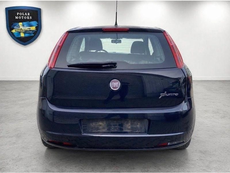 Gebraucht Fiat Grande Punto Basis 69 PS (50 kW) 2011 Blu lancia/suggestivo/fontana Kleinwagen
