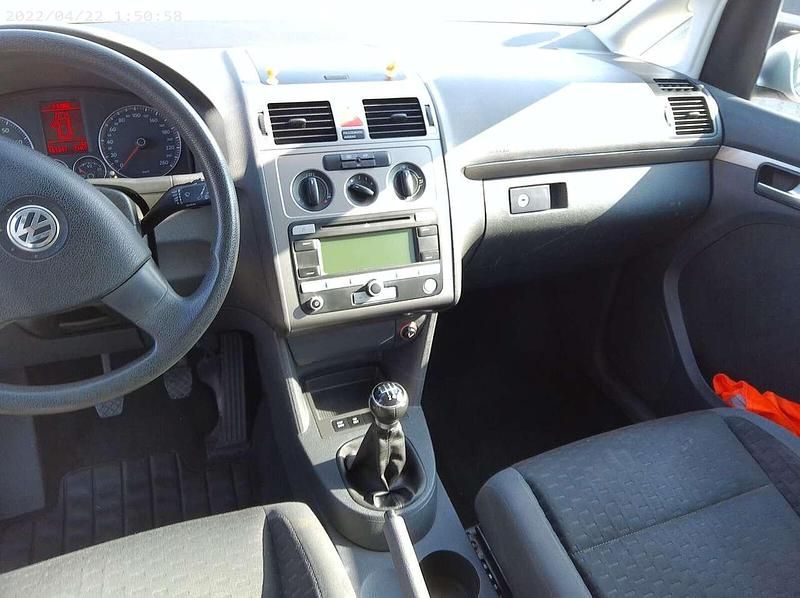 Gebraucht VW Touran Trendline 102 PS (75 kW) 2008 Reflexsilber metallic Van / Kleinbus