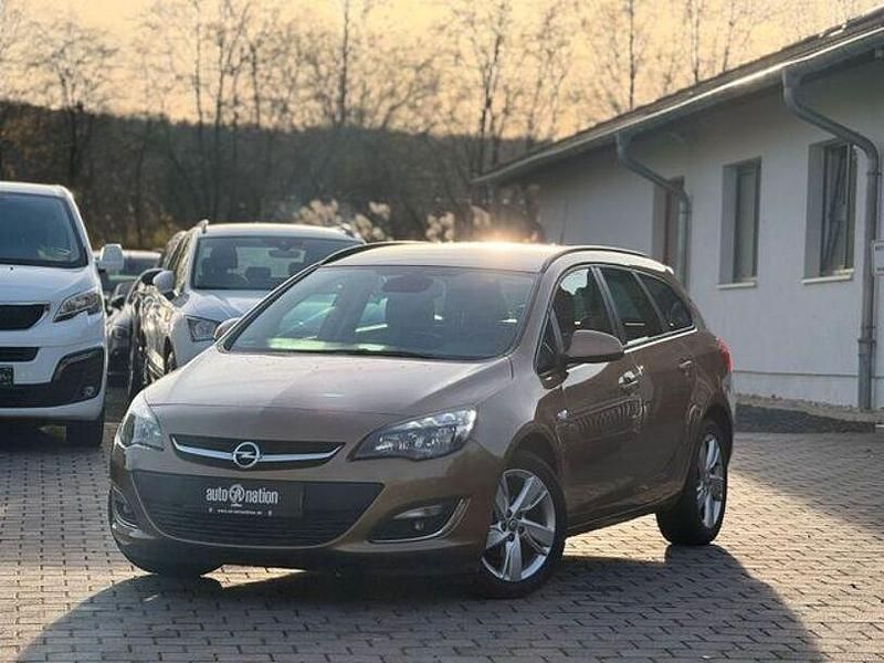 Braun Gebraucht 2013 Opel Astra Active Kombi | 5.950 € (Fairer Preis) - Bild 1/4