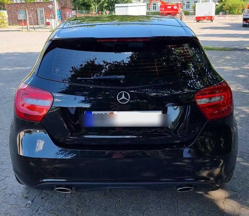 Gebraucht Mercedes A220 184 PS (135 kW) 2015 Schwarz Limousine