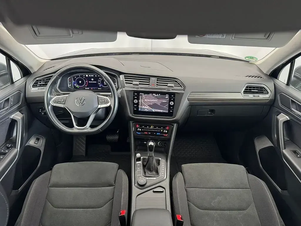 Gebraucht VW Tiguan Allspace Elegance 200 PS (147 kW) 2022 Deep black perleffekt SUV
