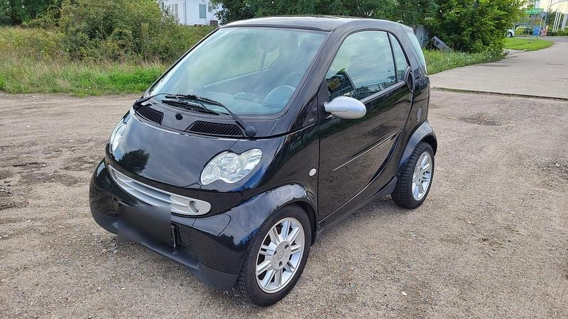 Schwarz Gebraucht 2004 Smart ForTwo Coupé Passion Coupé | 999 € - Bild 1/4