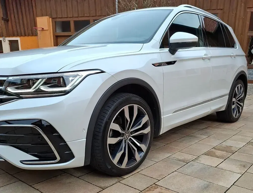 Gebraucht VW Tiguan R-line 150 PS (110 kW) 2022 Weiß SUV