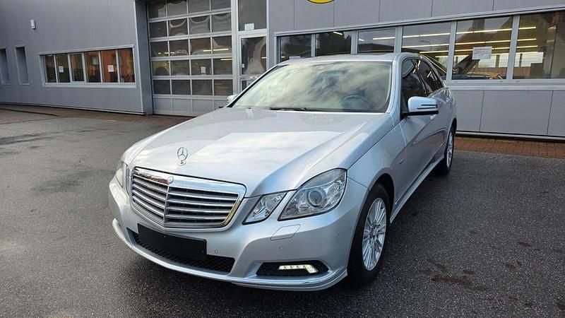 Gebraucht Mercedes E350 231 PS (169 kW) 2010 Silber Limousine