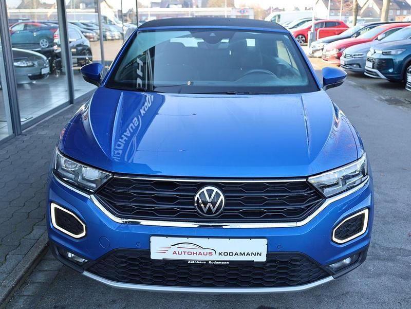 Gebraucht VW T-Roc Cabriolet Active 150 PS (110 kW) 2021 Blau Cabrio