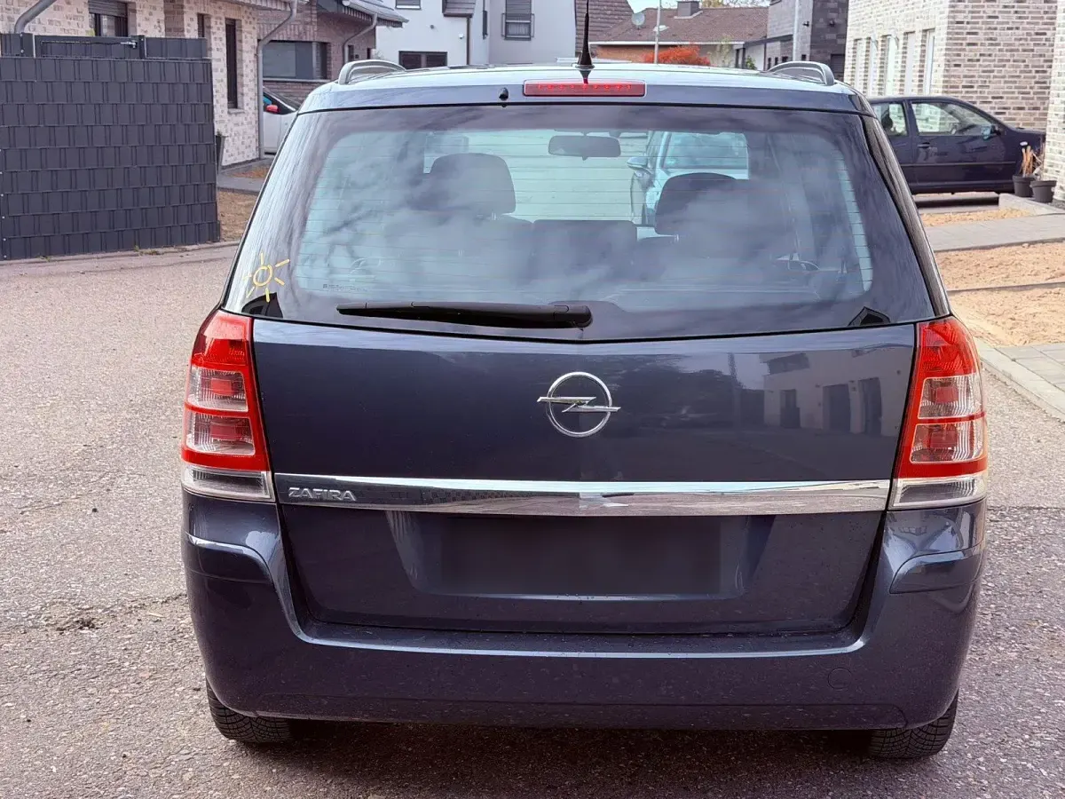 Gebraucht Opel Zafira 140 PS (102 kW) 2010 Blau Van / Kleinbus