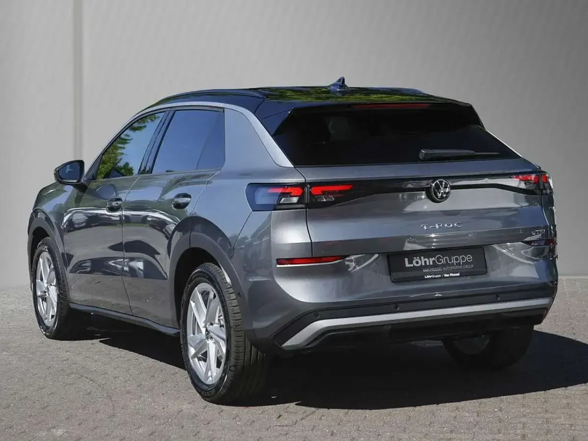 Neu VW T-Roc 150 PS (110 kW) 2026 Wolf grey metallic schwarz uni SUV