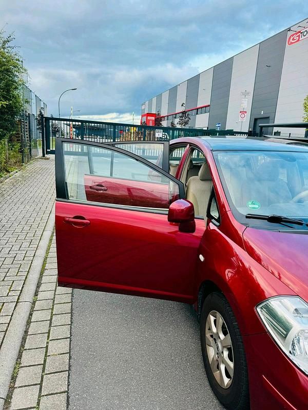 Rot Gebraucht 2008 Nissan Tiida Limousine | 4.000 € (Fairer Preis) - Bild 1/4