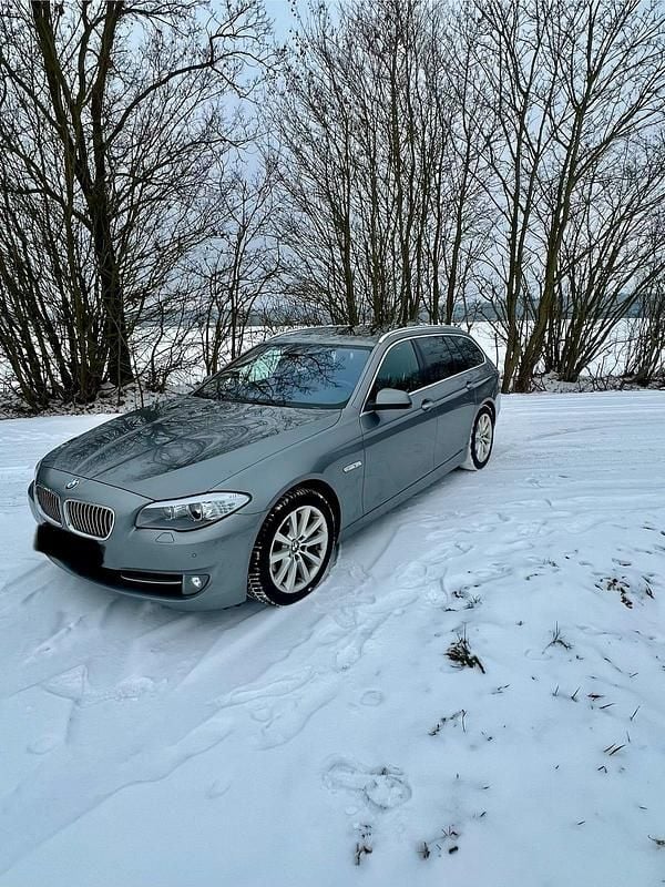 Gebraucht BMW 520 184 PS (135 kW) 2013 Grau Kombi