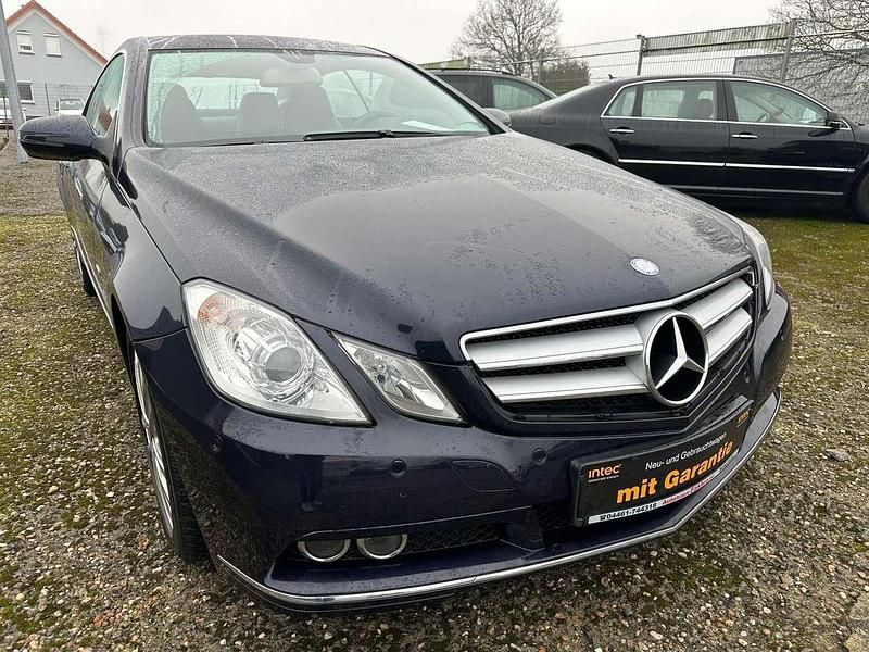 Gebraucht Mercedes E250 Elegance 204 PS (150 kW) 2009 Tansanitblau  metalliclack Coupé