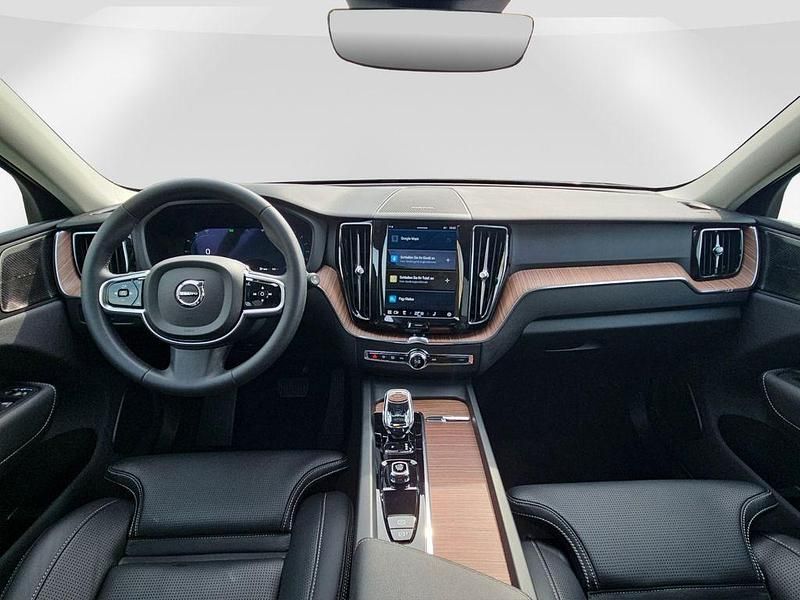 Gebraucht Volvo XC60 Plus 197 PS (144 kW) 2022 Grau SUV