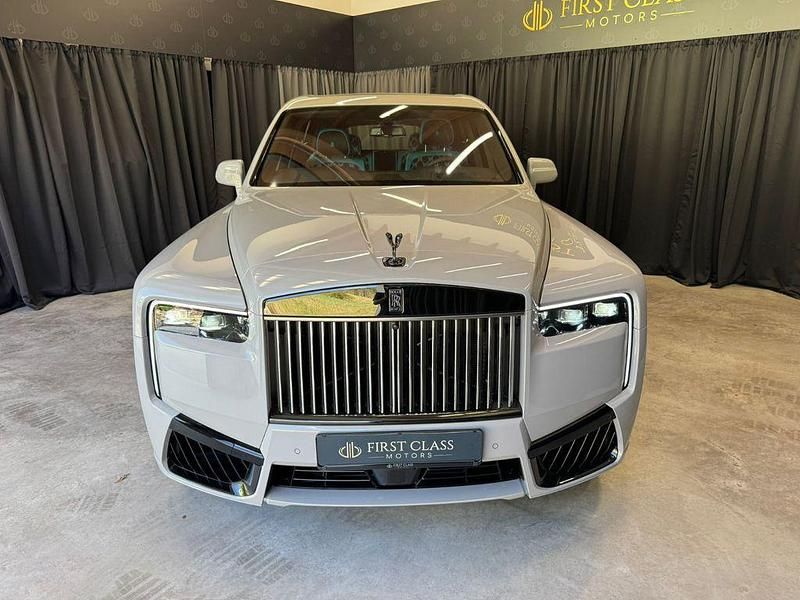 Neu Rolls Royce Cullinan 600 PS (441 kW) 2026 Grau SUV