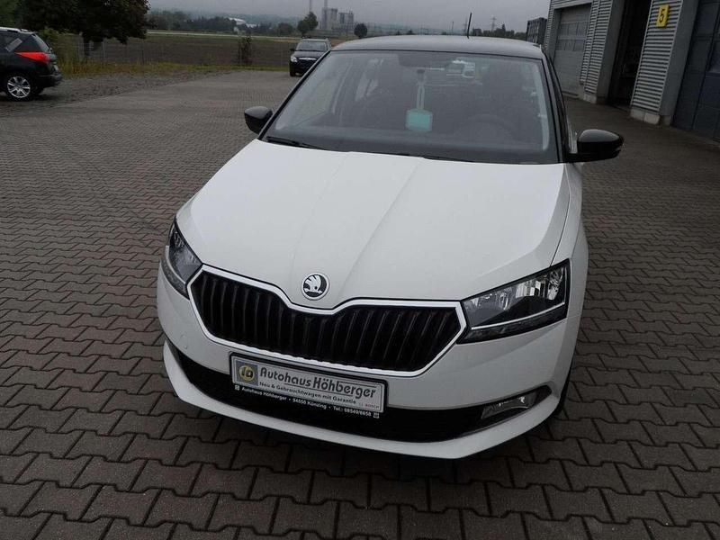 Weiß Gebraucht 2021 Skoda Fabia Selection Kleinwagen | 14.990 € (Superpreis) - Bild 1/4