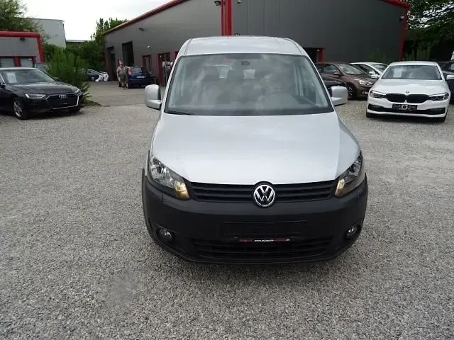 Usado VW Caddy Trendline 109 HP (80 kW) 2014 Prateado Monovolume