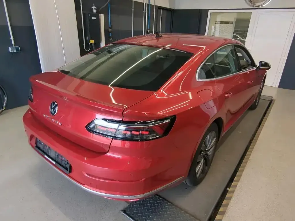 Gebraucht VW Arteon Elegance 150 PS (110 kW) 2022 Kings red metallic Limousine