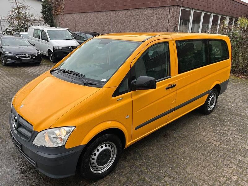 Gelb Gebraucht 2012 Mercedes Vito Van | 11.480 € - Bild 1/4