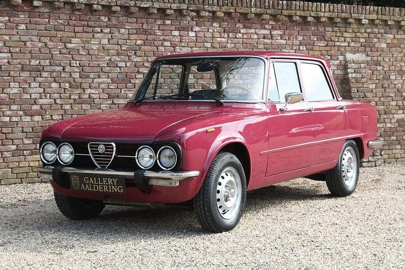 Rot Gebraucht 1975 Alfa Romeo Giulia 1300 Super Limousine | 23.750 € - Bild 1/4