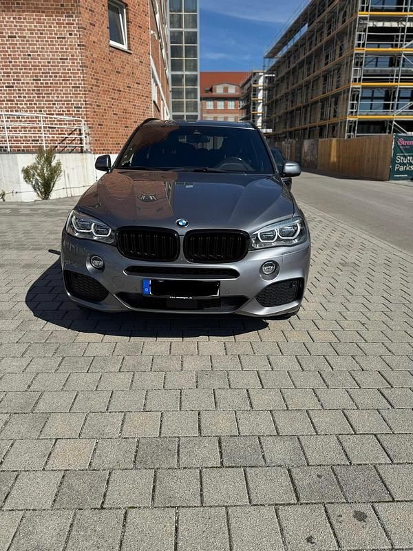 Grau Gebraucht 2018 BMW X5 M Performance SUV | 29.000 € (Guter Preis) - Bild 1/4