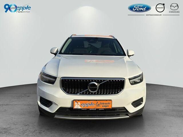Gebraucht Volvo XC40 Momentum 163 PS (119 kW) 2022 Ice white, solid SUV