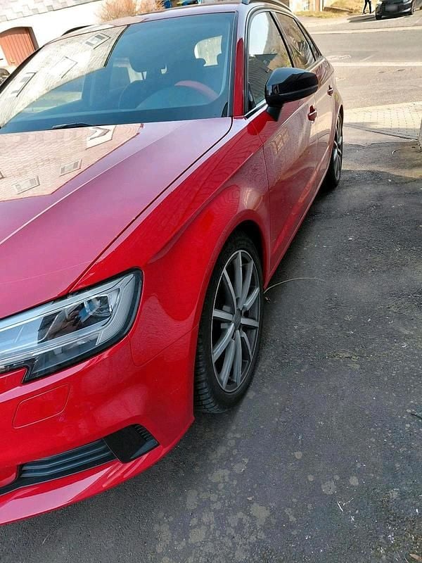 Second-hand Audi A3 150 CP (110 kW) 2019 Roșu Berlinǎ