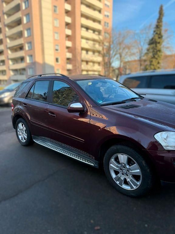 Gebraucht Mercedes ML350 224 PS (164 kW) 2009 SUV