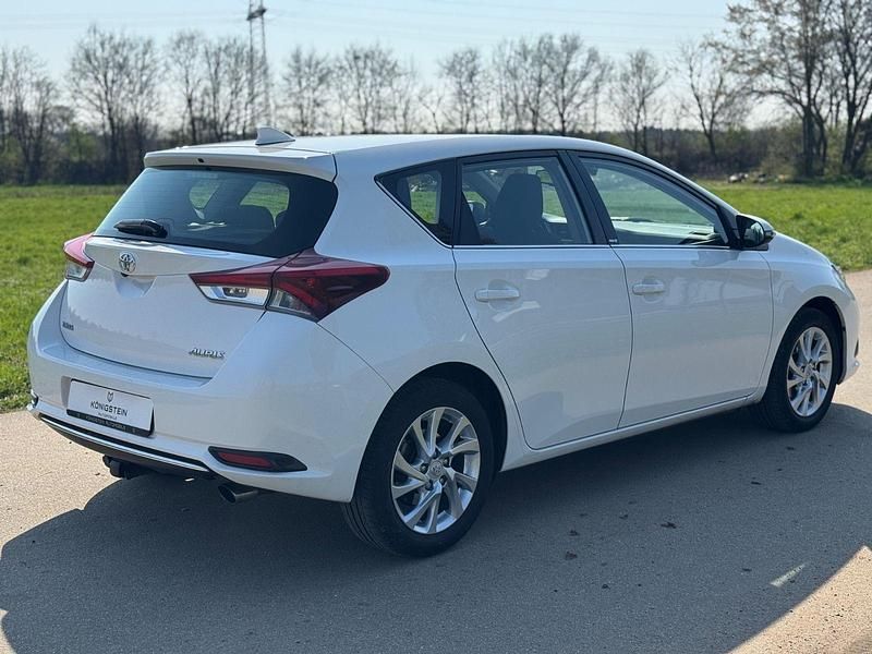 Gebraucht Toyota Auris Edition-S 116 PS (85 kW) 2016 Weiß Kleinwagen