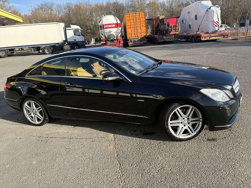 Gebraucht Mercedes E350 Elegance 231 PS (169 kW) 2008 Schwarz Limousine