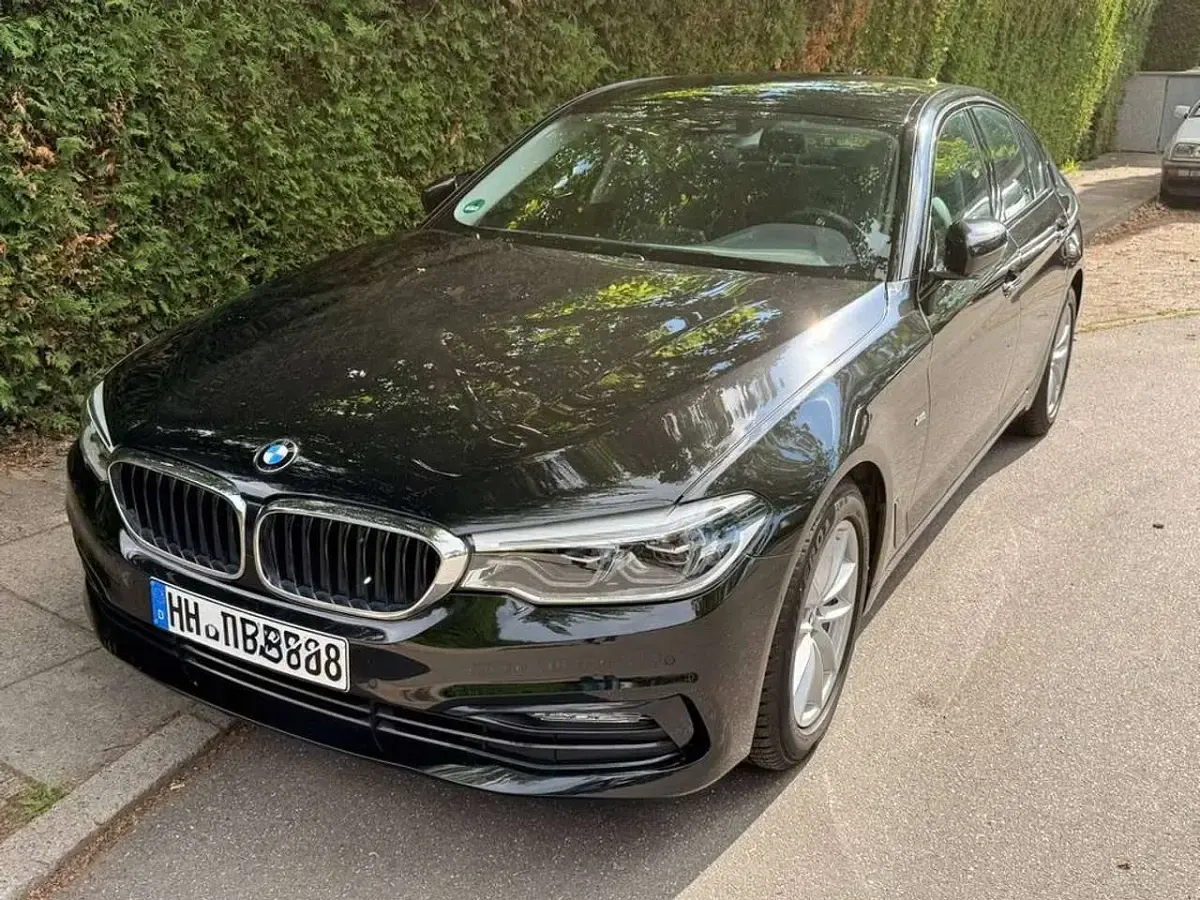 Gebraucht BMW 520 Sport Line 190 PS (139 kW) 2018 Schwarz Limousine