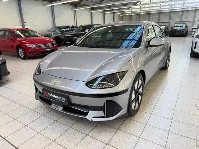 Gebraucht Hyundai Ioniq 6 Dynamiq 111 kW (151 PS) 2024 Silber Limousine