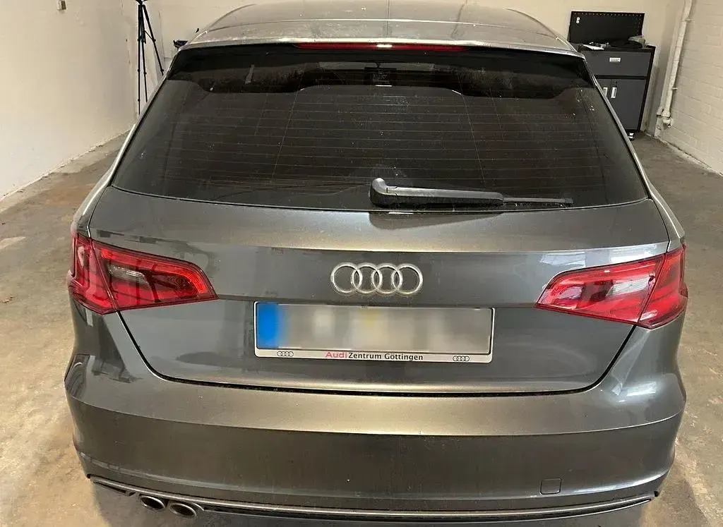 Gebraucht Audi A3 Ambition 150 PS (110 kW) 2015 Grau Limousine