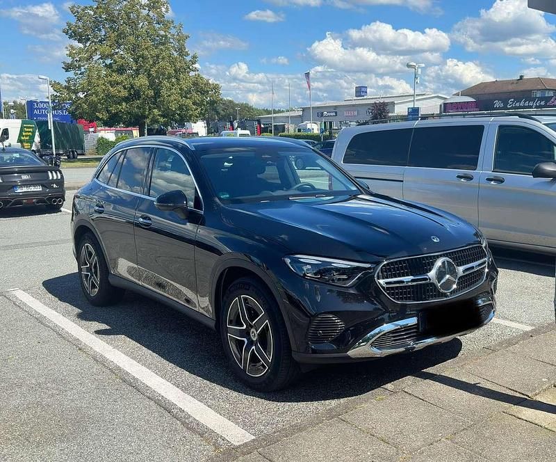 Gebraucht Mercedes GLC200 Advanced 204 PS (150 kW) 2024 Schwarz SUV