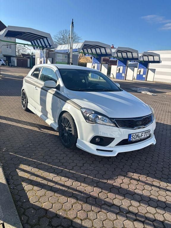 Gebraucht Kia ProCeed 125 PS (91 kW) 2010 Weiß Kleinwagen