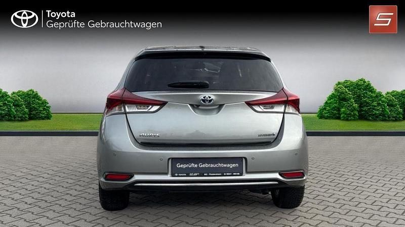 Gebraucht Toyota Auris Hybrid Style 136 PS (100 kW) 2018 Titansilber mica metallic, dac Limousine