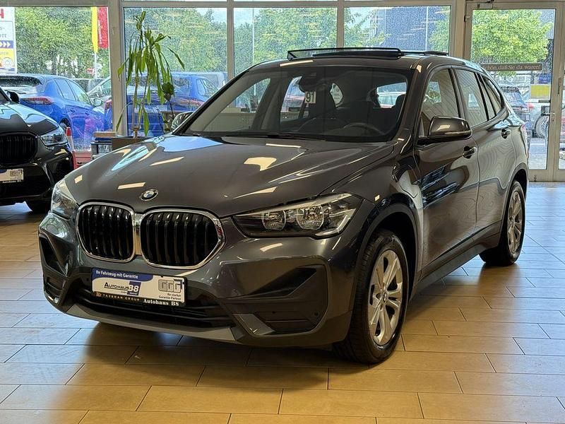 Grau Gebraucht 2021 BMW X1 Advantage SUV | 20.940 € (Fairer Preis) - Bild 1/4