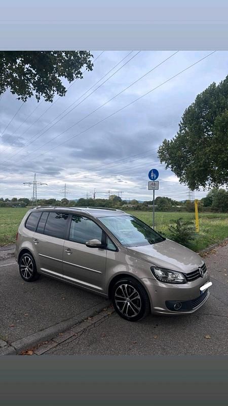 Gebraucht 2011 VW Touran Van / Kleinbus | 8.500 € (Etwas zu teuer) - Bild 1/4