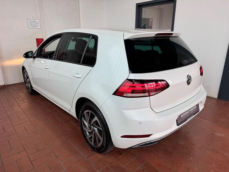 Gebraucht VW Golf VII Sound 110 PS (80 kW) 2017 Weiß Limousine