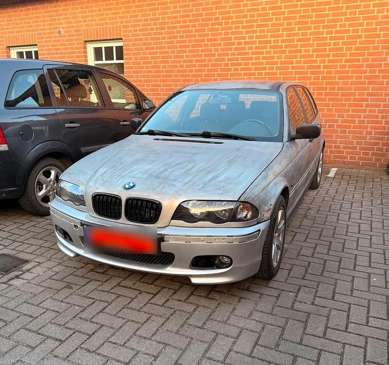 Gebraucht BMW 320 150 PS (110 kW) 2000 Silber Kombi